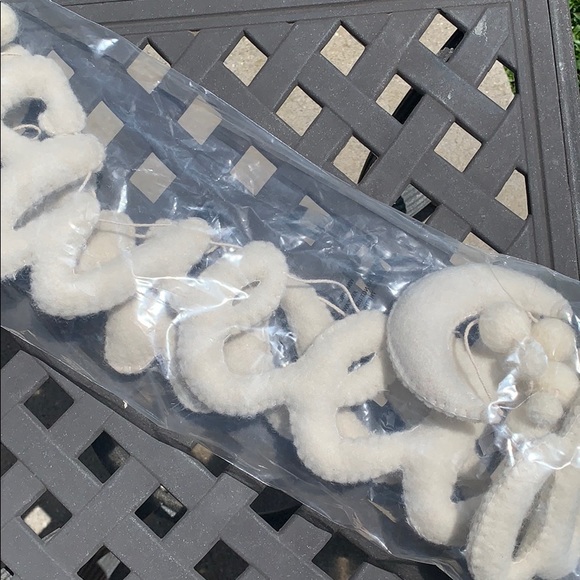 Sweet Dreams Wool Word Garland Wall Decor Hanging - Picture 4 of 6